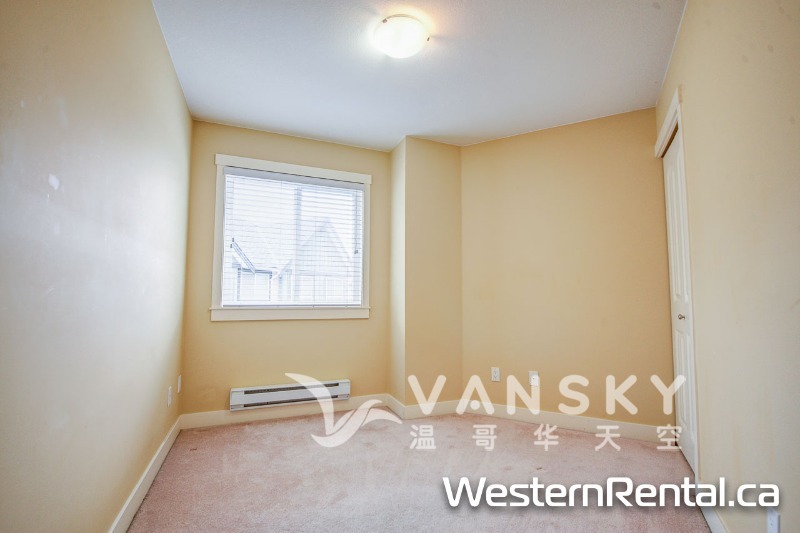 260107211054_41-7393 Turnill St Richmond-7.jpg